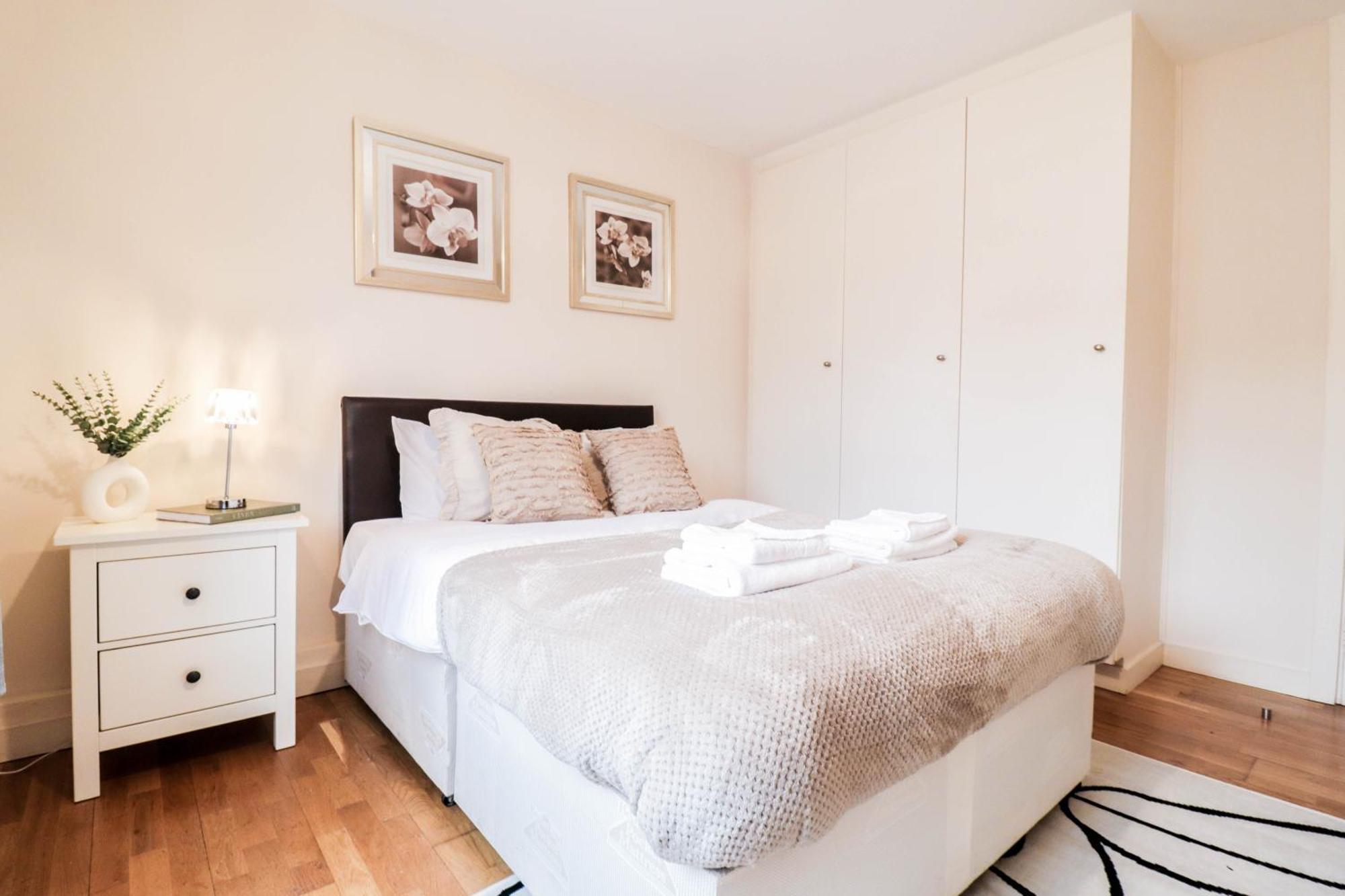 Gorgeous 2-Bedroom London Apartment لندن المظهر الخارجي الصورة