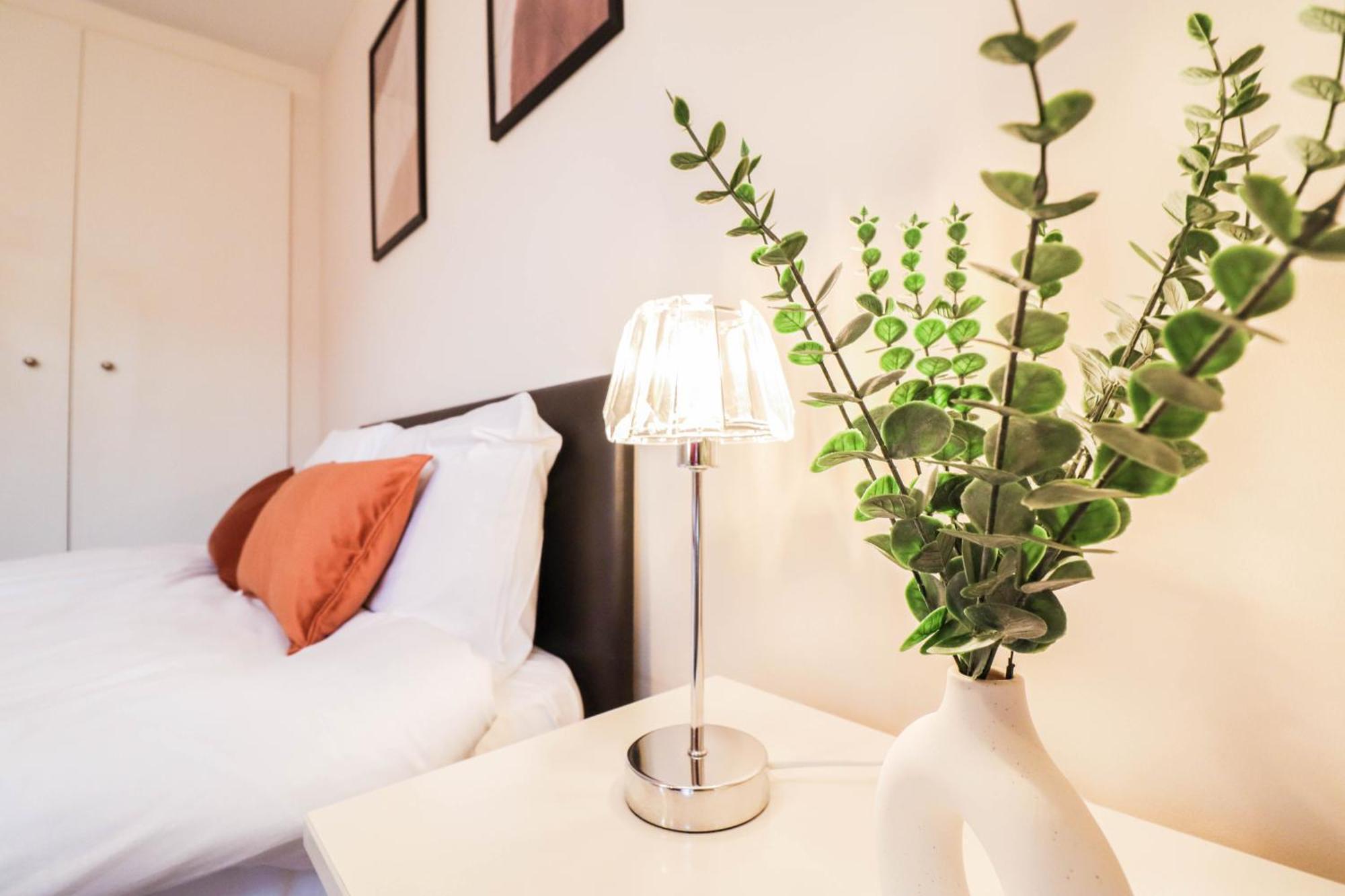 Gorgeous 2-Bedroom London Apartment لندن المظهر الخارجي الصورة