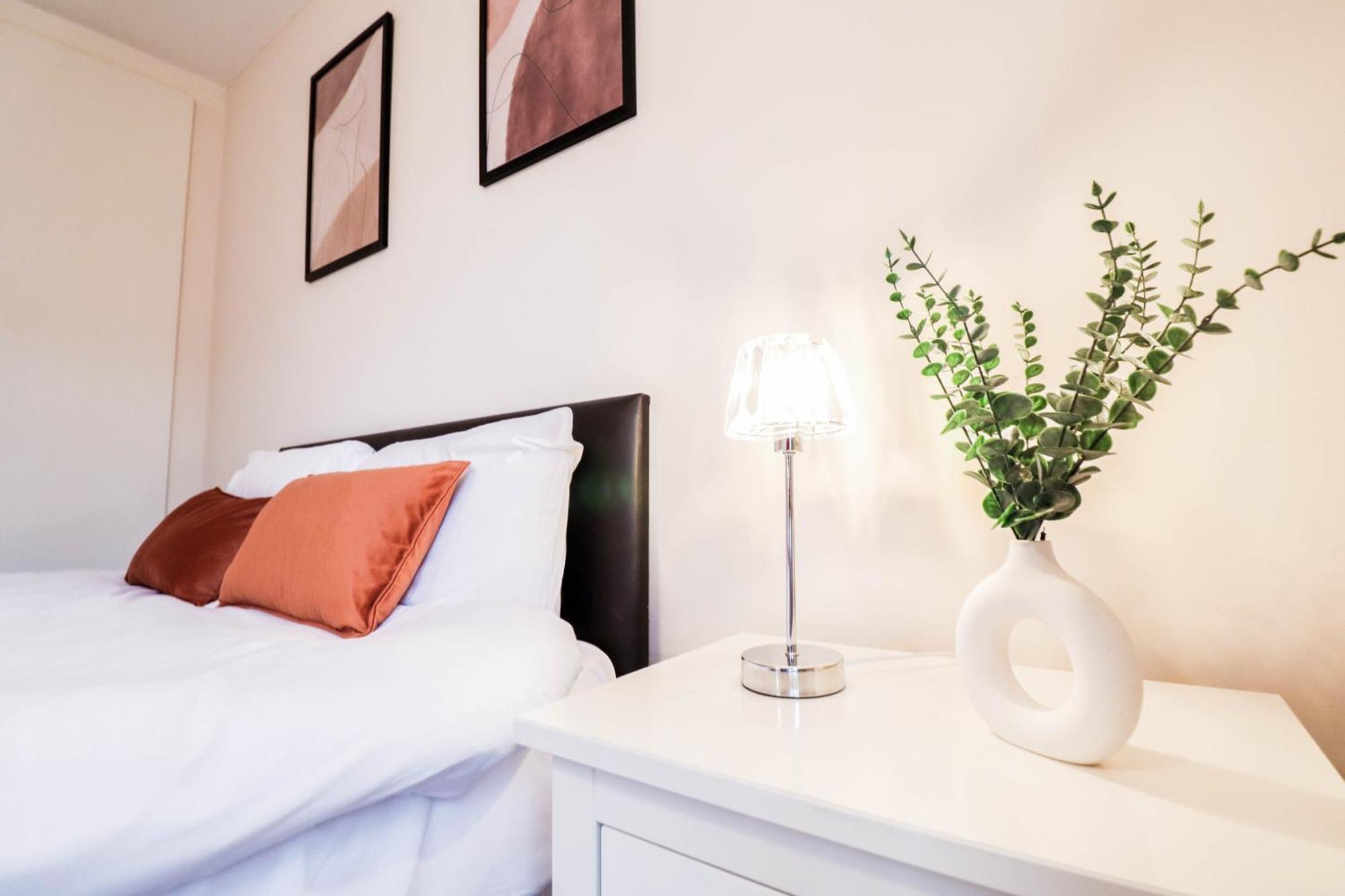 Gorgeous 2-Bedroom London Apartment لندن المظهر الخارجي الصورة