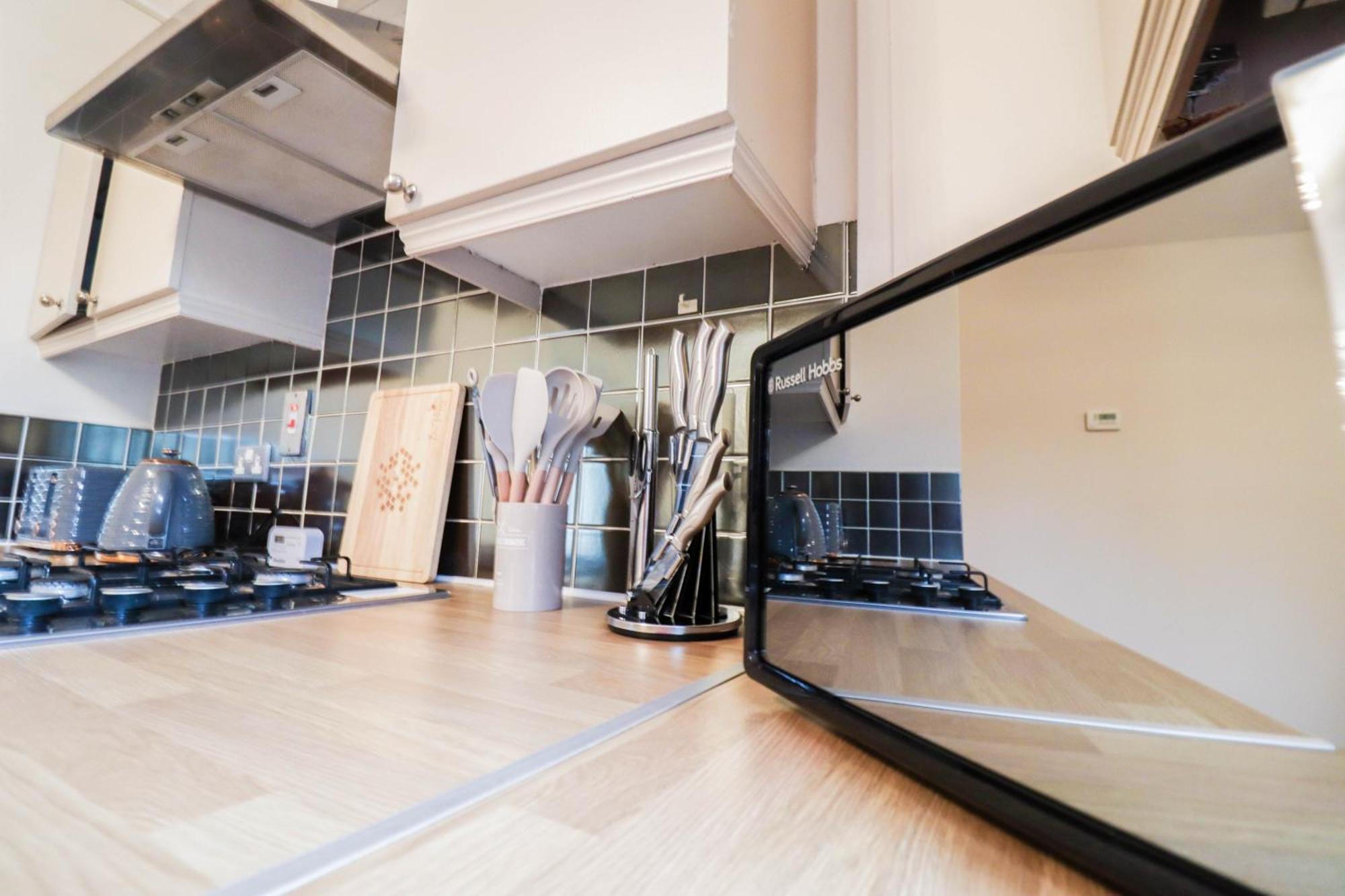 Gorgeous 2-Bedroom London Apartment لندن المظهر الخارجي الصورة