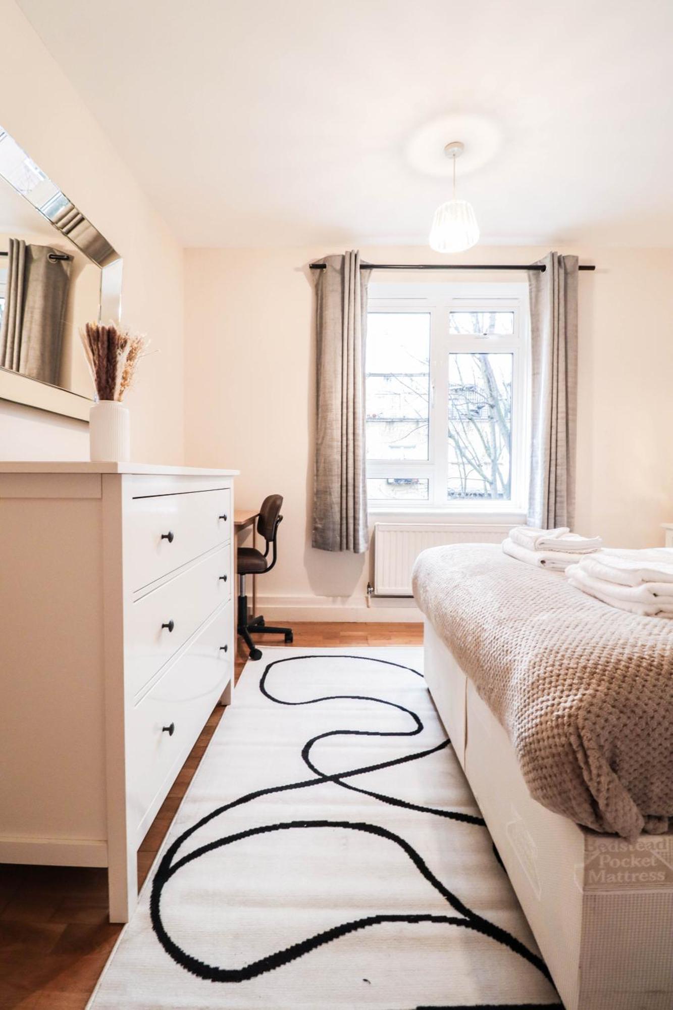 Gorgeous 2-Bedroom London Apartment لندن المظهر الخارجي الصورة