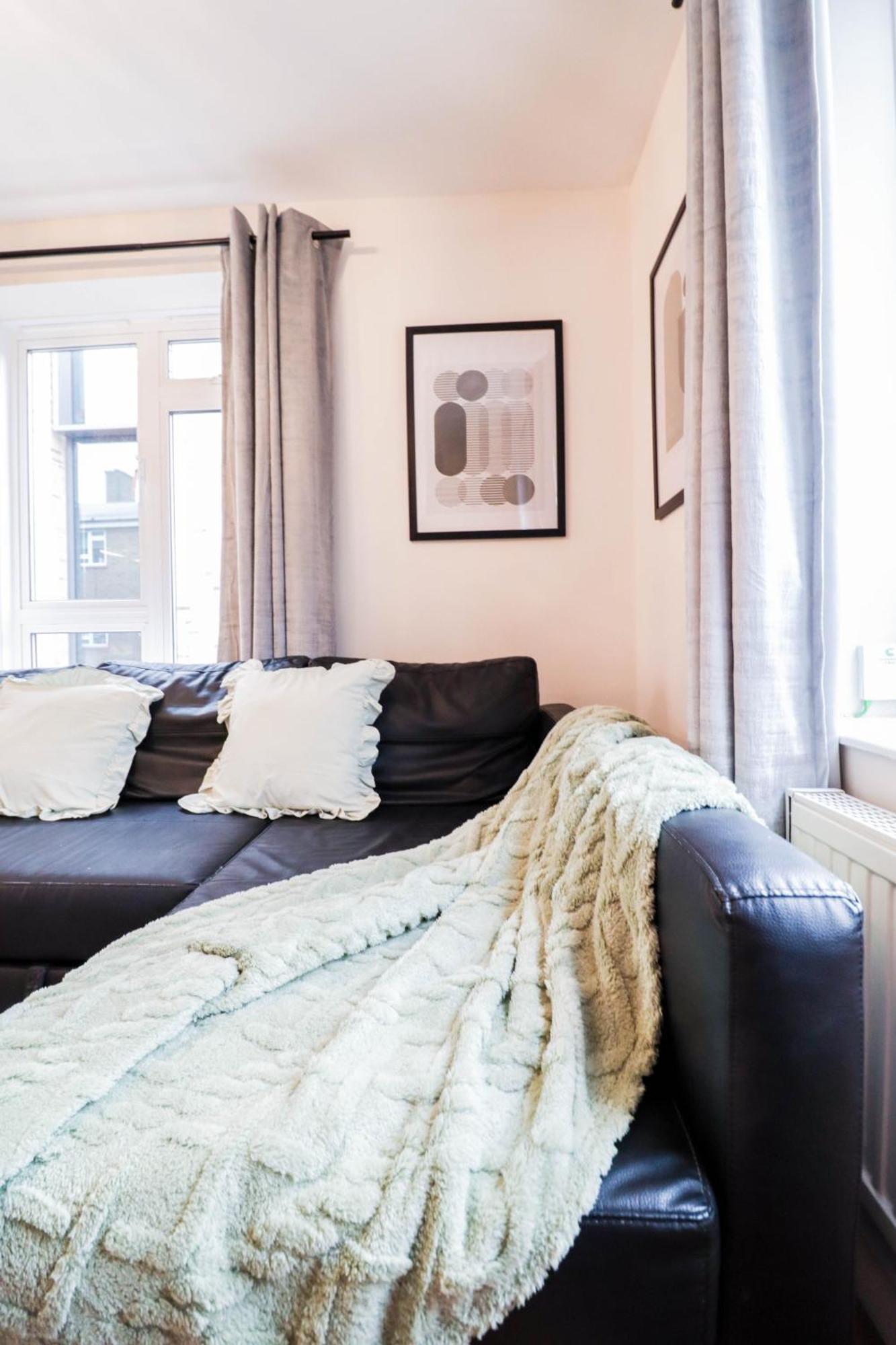 Gorgeous 2-Bedroom London Apartment لندن المظهر الخارجي الصورة