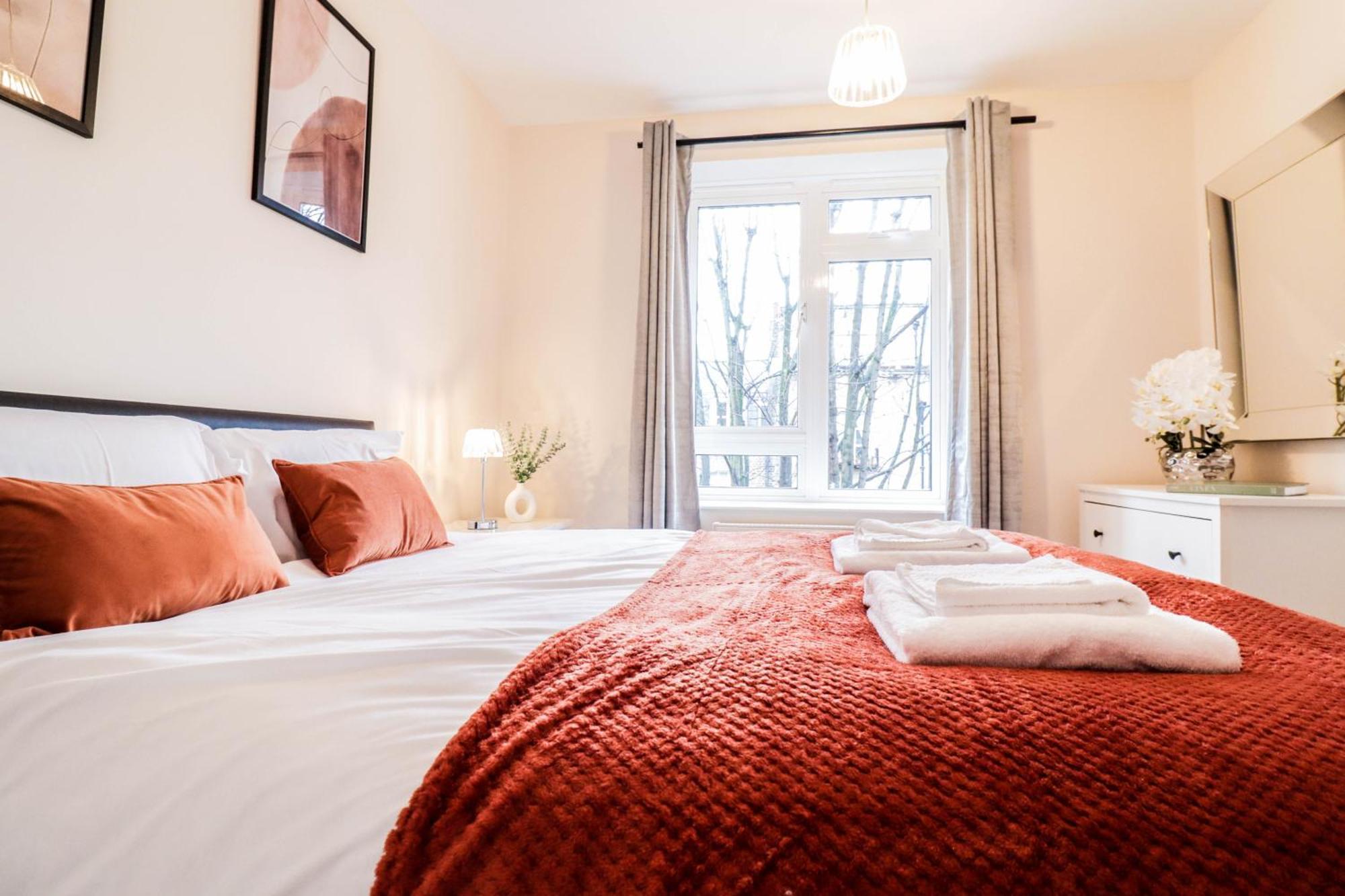 Gorgeous 2-Bedroom London Apartment لندن المظهر الخارجي الصورة