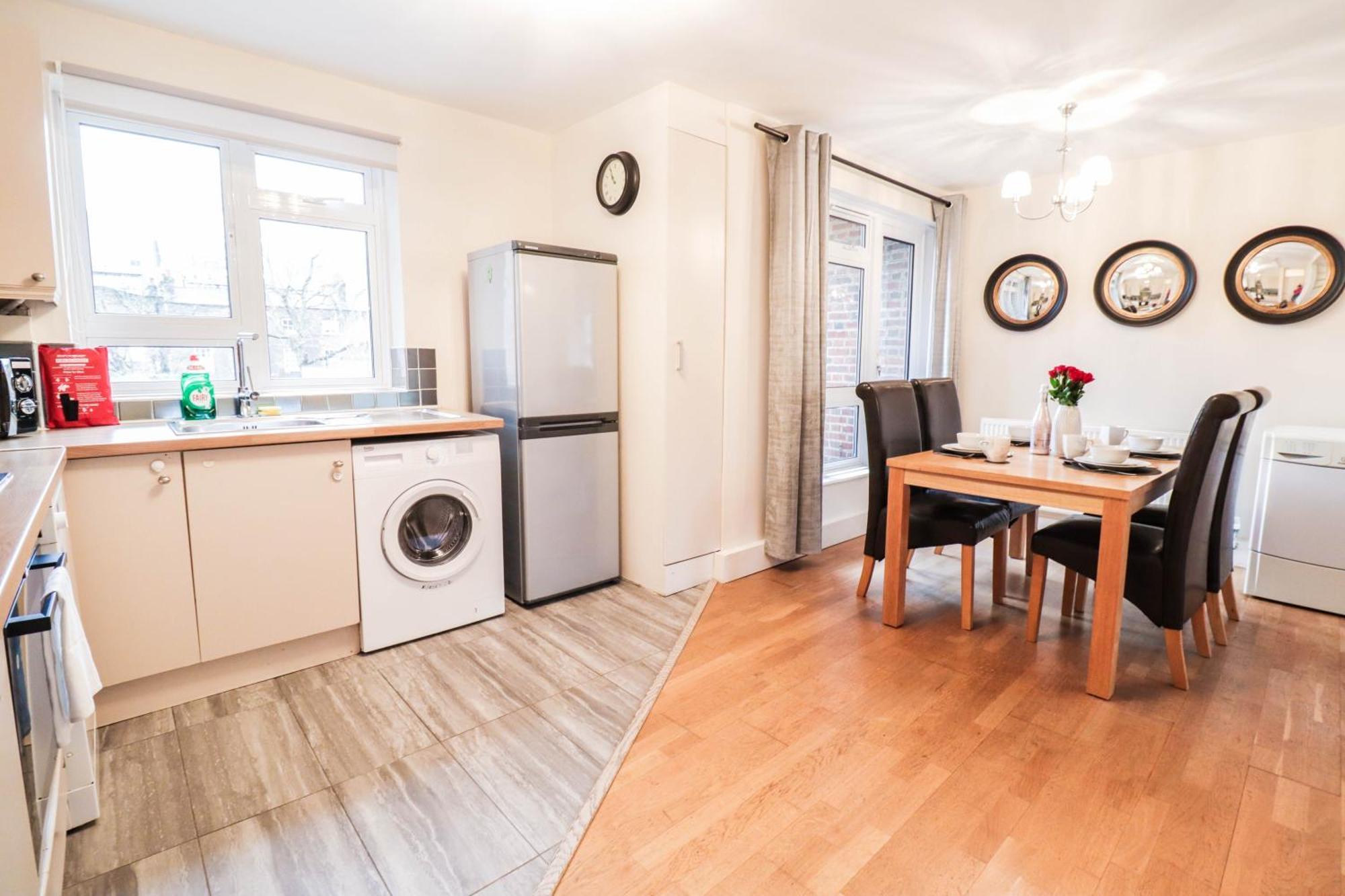 Gorgeous 2-Bedroom London Apartment لندن المظهر الخارجي الصورة