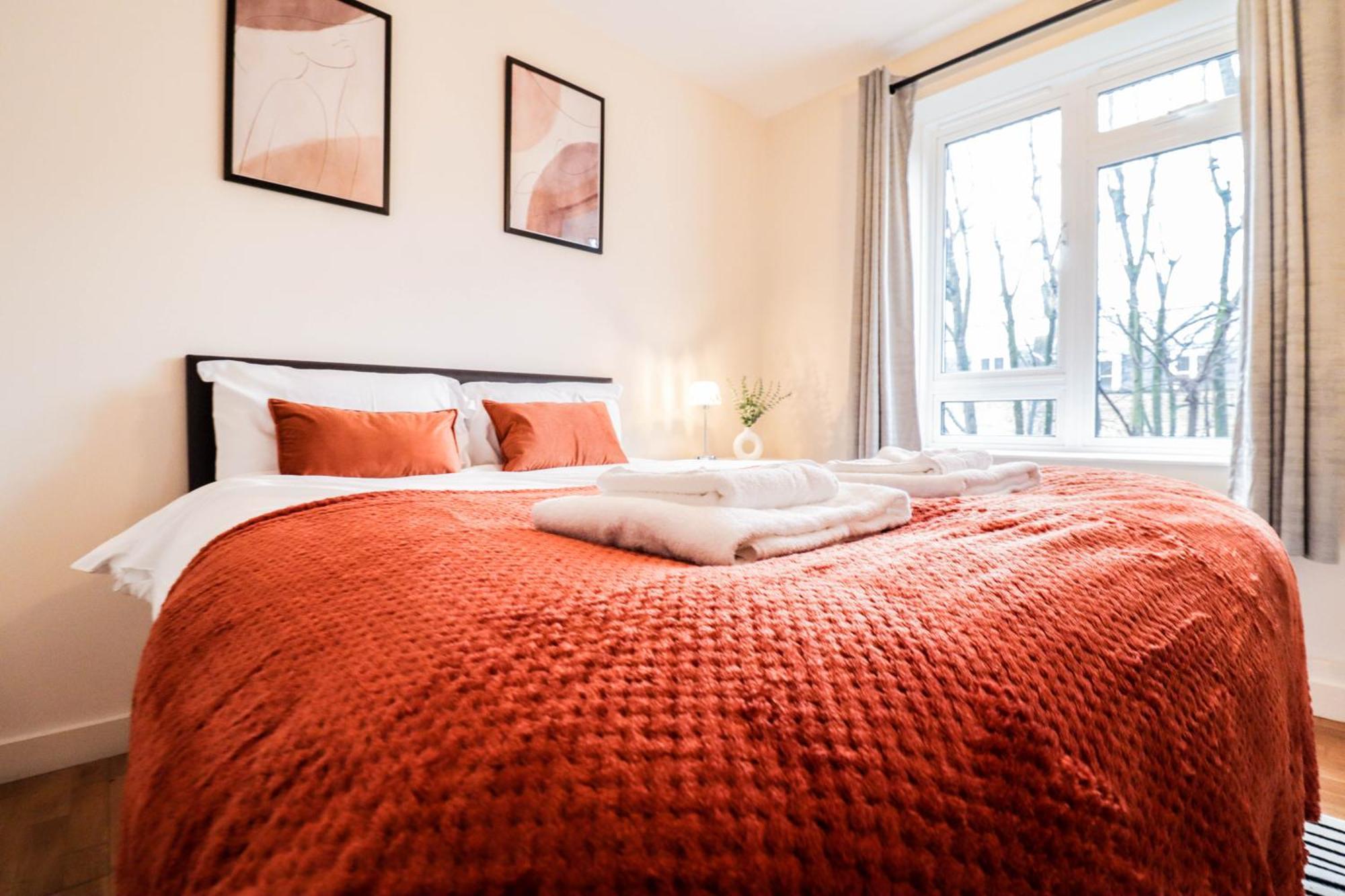 Gorgeous 2-Bedroom London Apartment لندن المظهر الخارجي الصورة