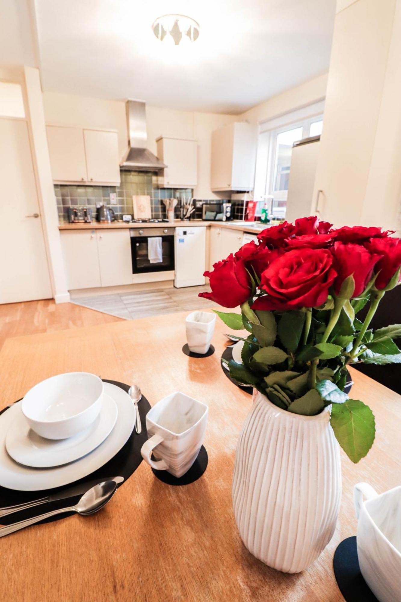 Gorgeous 2-Bedroom London Apartment لندن المظهر الخارجي الصورة