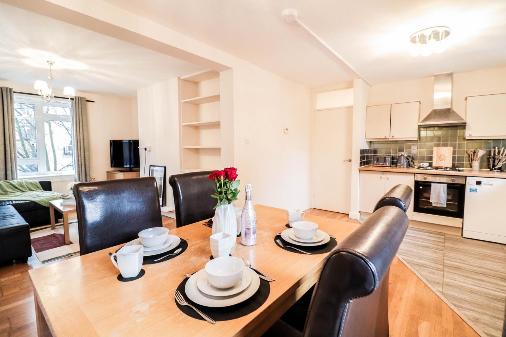 Gorgeous 2-Bedroom London Apartment لندن المظهر الخارجي الصورة